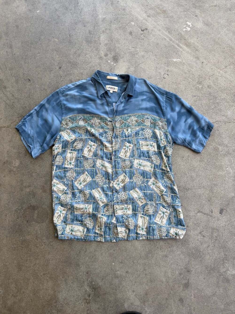 Compa Moda Vintage Button-Down Shirt with Pineapple and Palm Tree Print